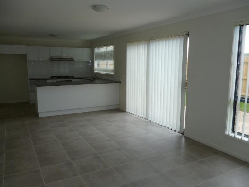 35 Ingleburn Gardens Dr, Ingleburn NSW 2565