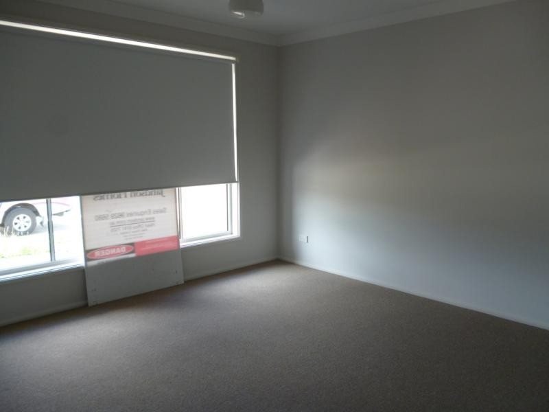 72 Glenmore Ridge Dr, Glenmore Park NSW 2745