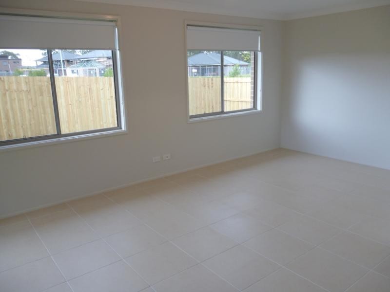 117 Ridgetop Dr, Glenmore Park NSW 2745