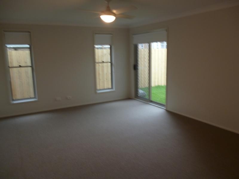 117 Ridgetop Dr, Glenmore Park NSW 2745