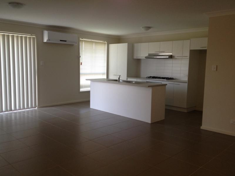 33 Ingleburn Gardens Dr, Ingleburn NSW 2565