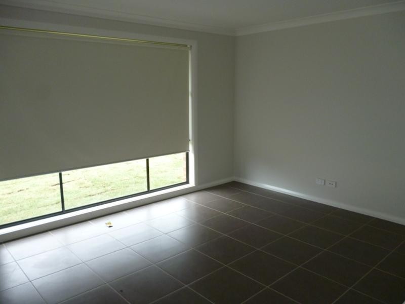 39 Glenmore Ridge Dr, Glenmore Park NSW 2745