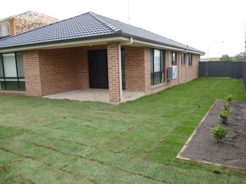 39 Glenmore Ridge Dr, Glenmore Park NSW 2745