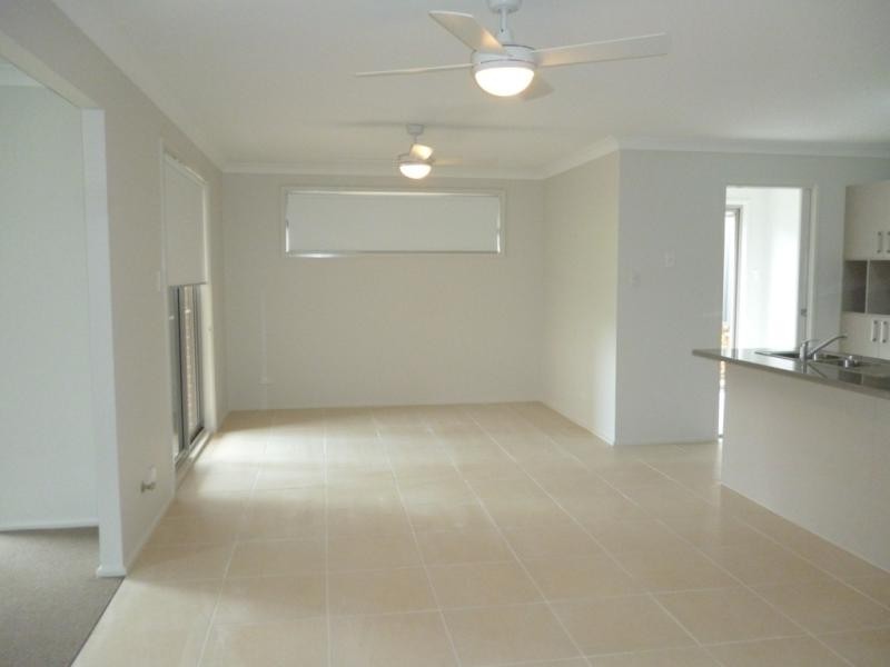 1 Gallinulla Pl, Glenmore Park NSW 2745