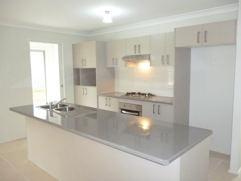 1 Gallinulla Pl, Glenmore Park NSW 2745