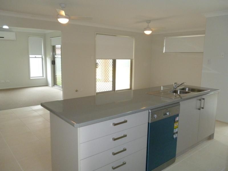 1 Gallinulla Pl, Glenmore Park NSW 2745