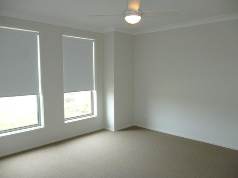 1 Gallinulla Pl, Glenmore Park NSW 2745