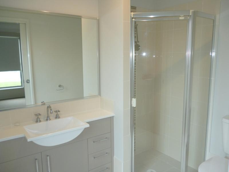 1 Gallinulla Pl, Glenmore Park NSW 2745