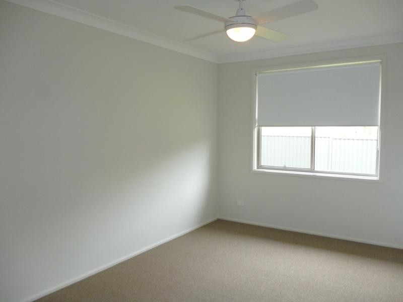 1 Gallinulla Pl, Glenmore Park NSW 2745