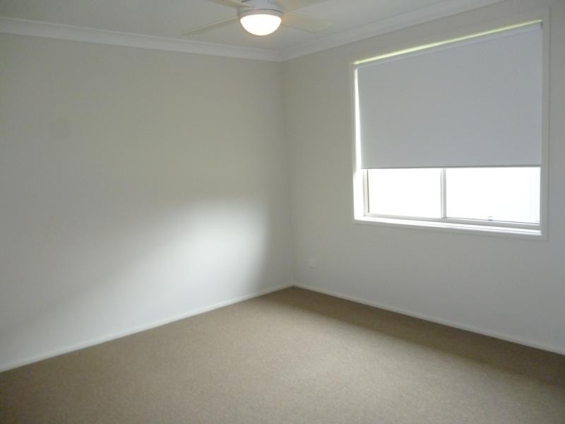 1 Gallinulla Pl, Glenmore Park NSW 2745