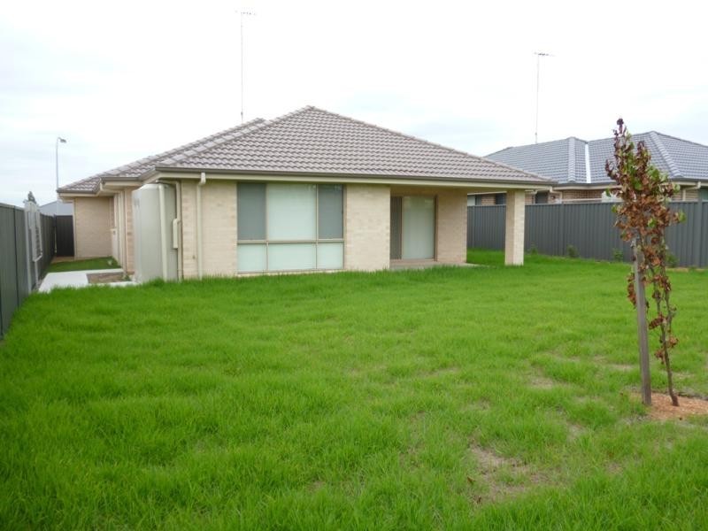 68 Glenmore Ridge Dr, Glenmore Park NSW 2745