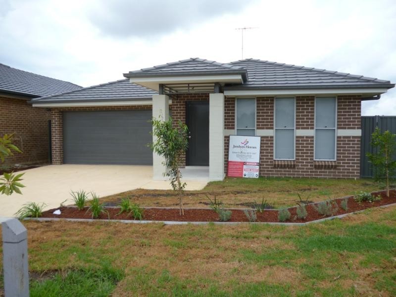 75 Glenmore Ridge Dr, Glenmore Park NSW 2745