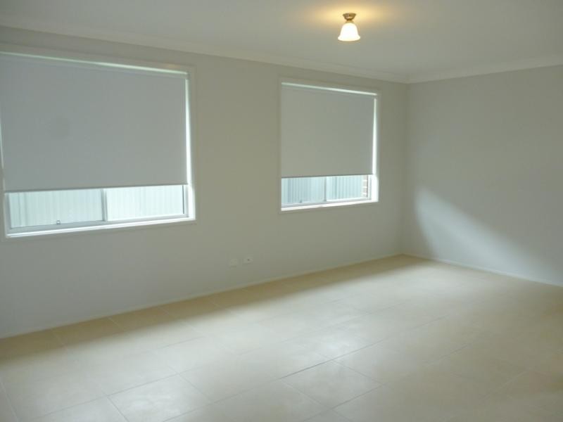 75 Glenmore Ridge Dr, Glenmore Park NSW 2745