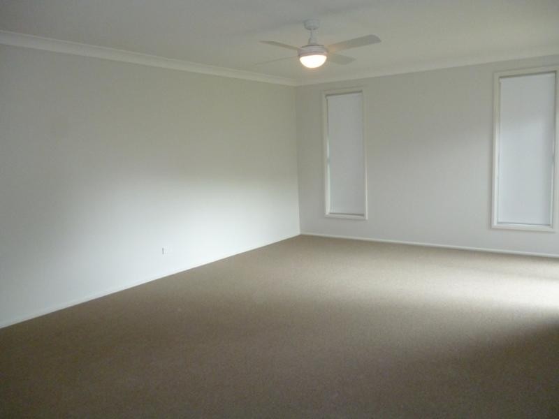 75 Glenmore Ridge Dr, Glenmore Park NSW 2745