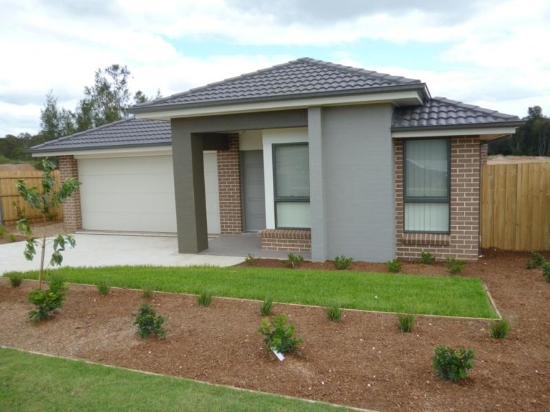 24 Ingleburn Gardens Dr, Ingleburn NSW 2565