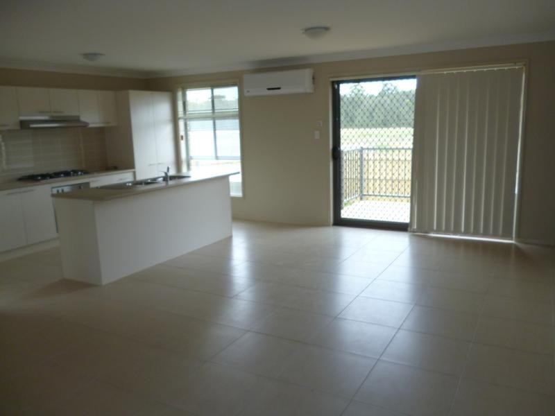 24 Ingleburn Gardens Dr, Ingleburn NSW 2565