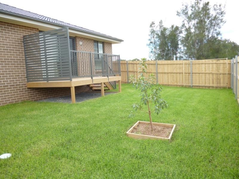 24 Ingleburn Gardens Dr, Ingleburn NSW 2565
