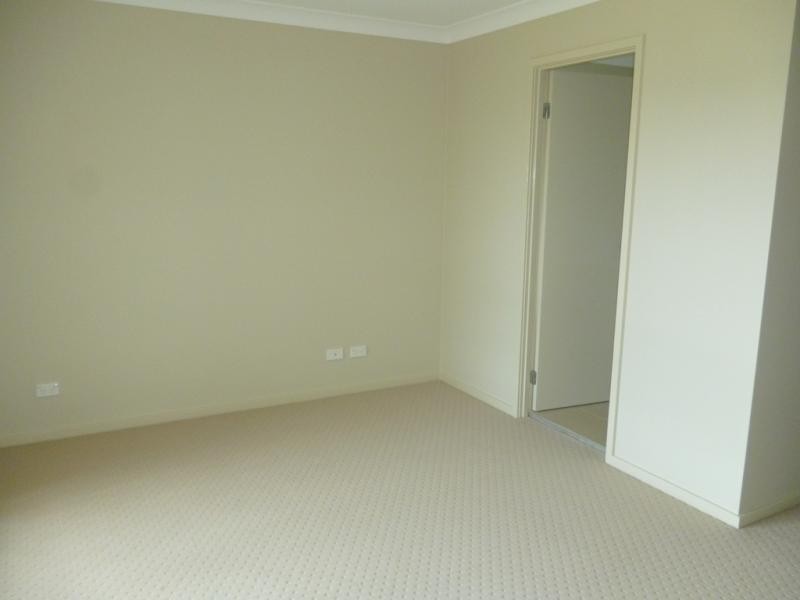 24 Ingleburn Gardens Dr, Ingleburn NSW 2565