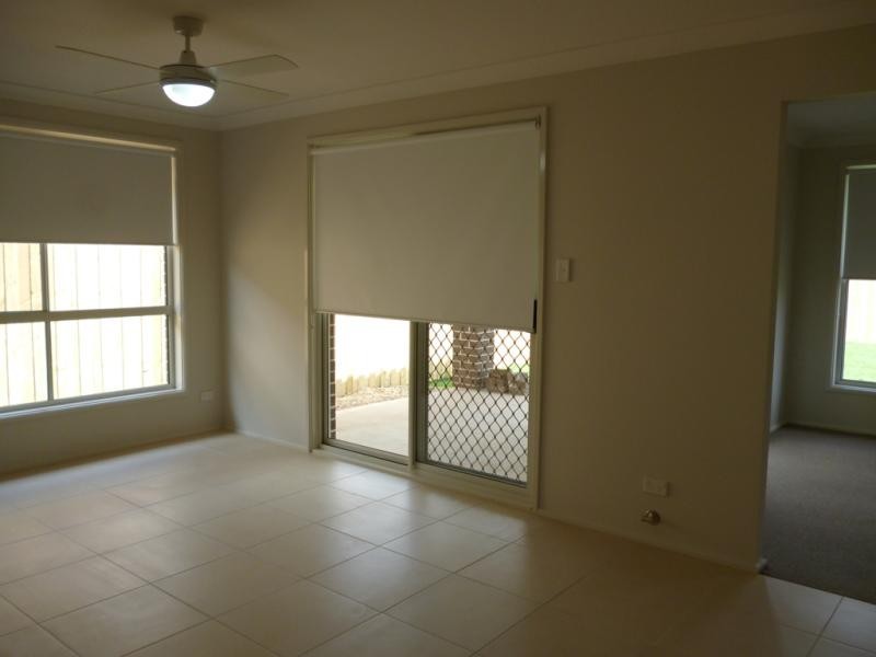 5 Sandstone Ave, Glenmore Park NSW 2745