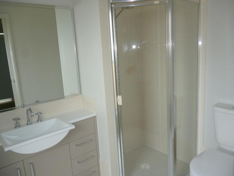 5 Sandstone Ave, Glenmore Park NSW 2745