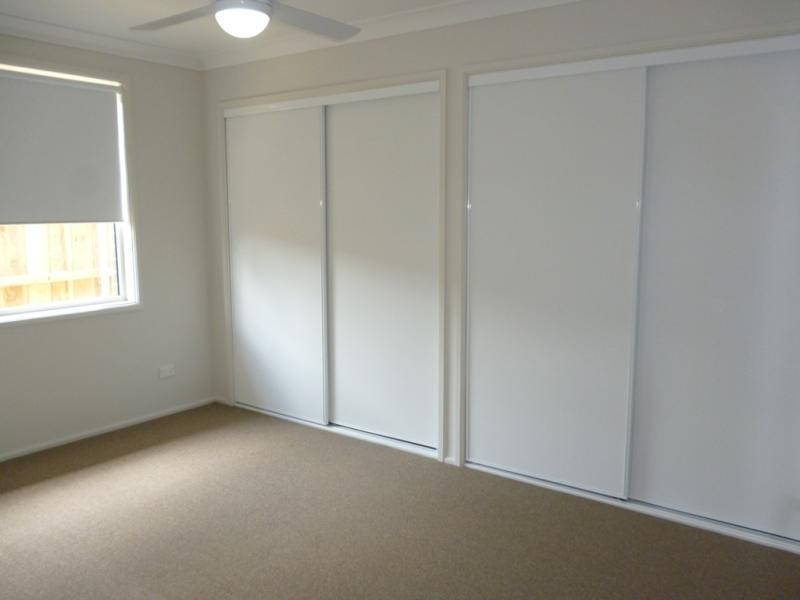 5 Sandstone Ave, Glenmore Park NSW 2745