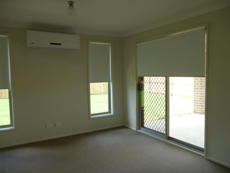 14 Crossley Ave, Glenmore Park NSW 2745