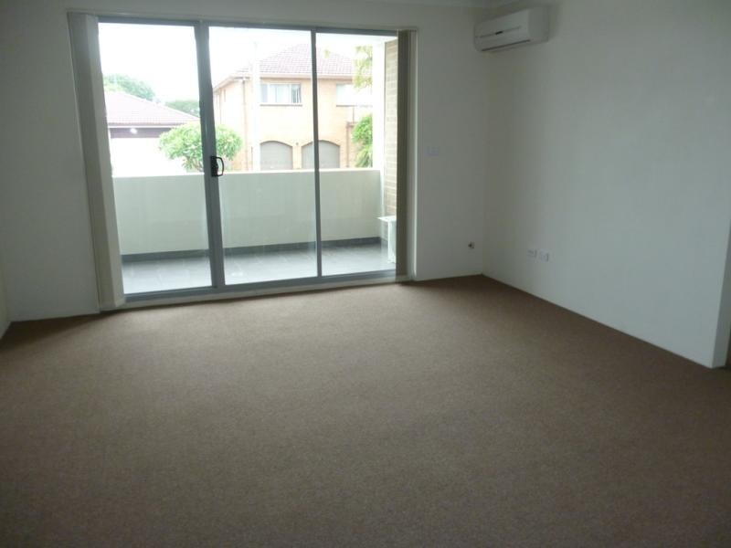 12/128-132 Woodville Rd, Merrylands NSW 2160