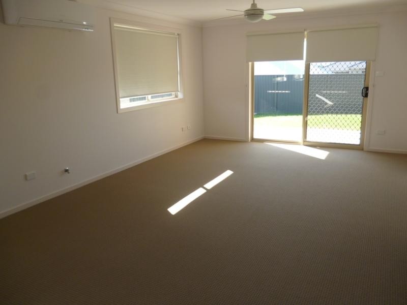 5 Domus St, Glenmore Park NSW 2745