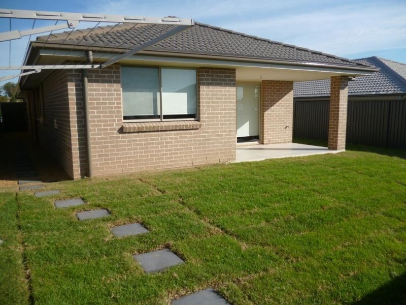 5 Domus St, Glenmore Park NSW 2745