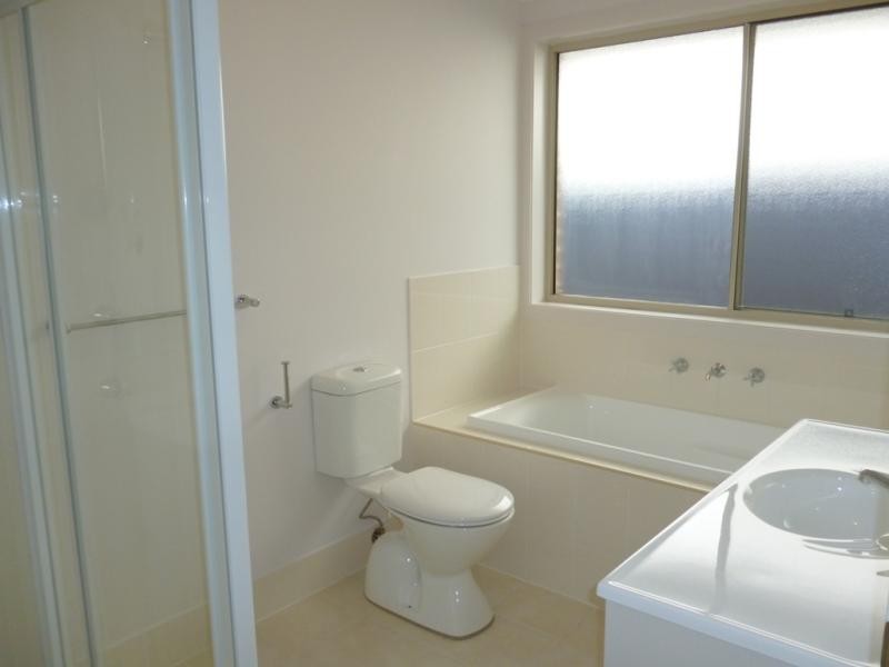 5 Domus St, Glenmore Park NSW 2745