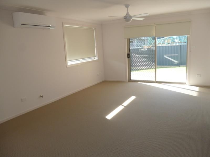 13 Domus St, Glenmore Park NSW 2745