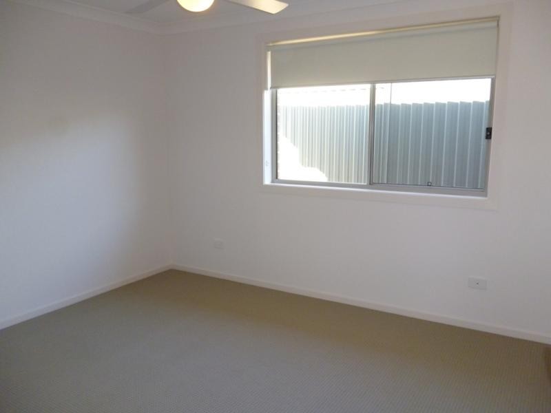 13 Domus St, Glenmore Park NSW 2745