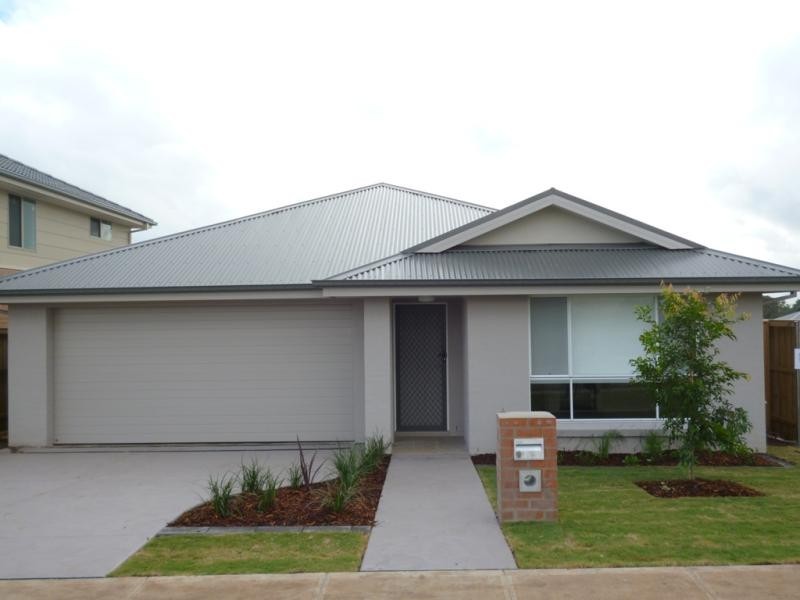 13 Burton Ave, Ingleburn NSW 2565