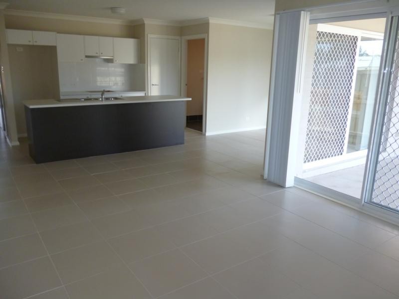 13 Burton Ave, Ingleburn NSW 2565