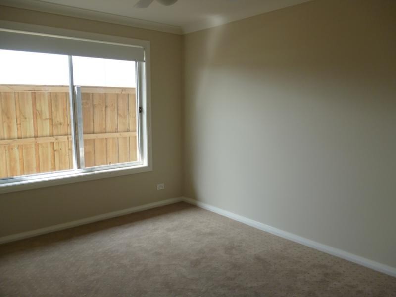 13 Burton Ave, Ingleburn NSW 2565