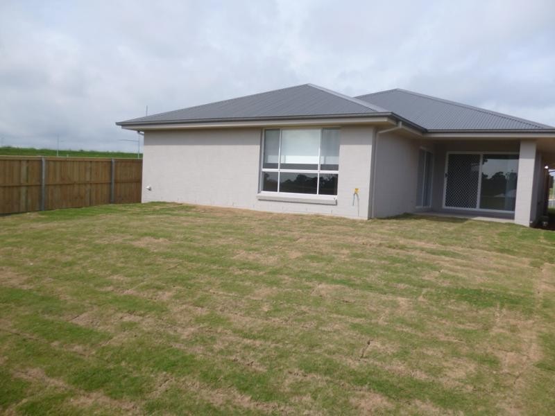 13 Burton Ave, Ingleburn NSW 2565