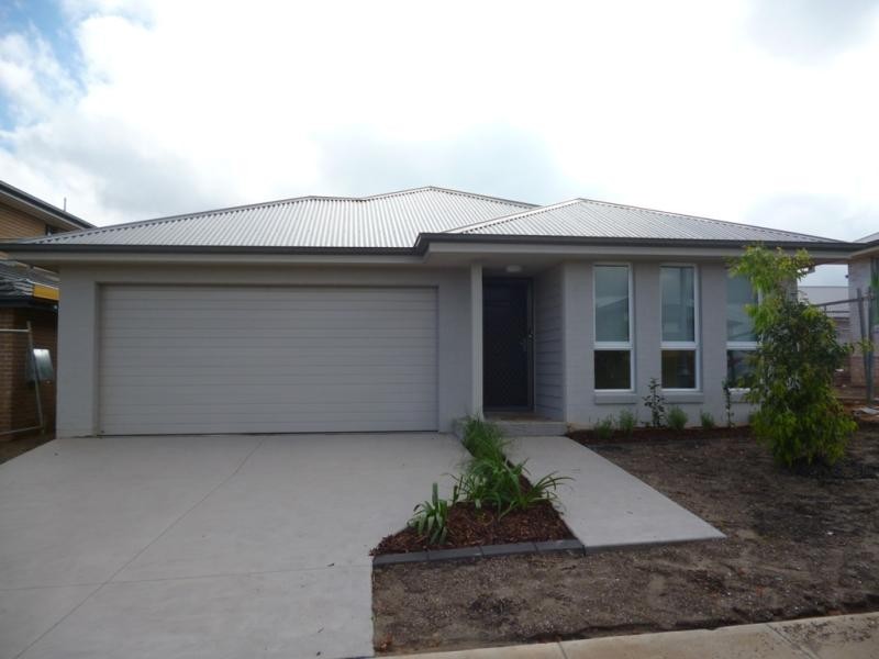 5 McGuire Cres, Ingleburn NSW 2565