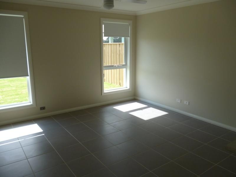 5 McGuire Cres, Ingleburn NSW 2565