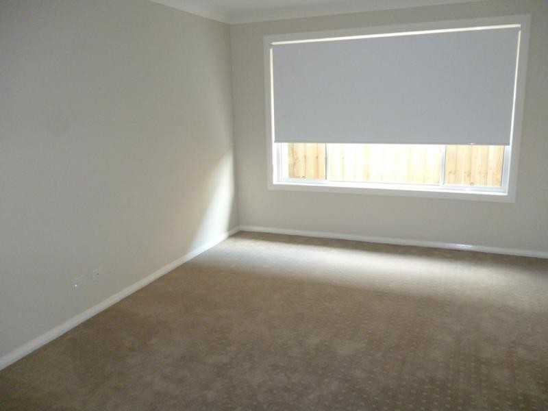 5 McGuire Cres, Ingleburn NSW 2565