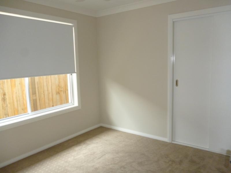 5 McGuire Cres, Ingleburn NSW 2565