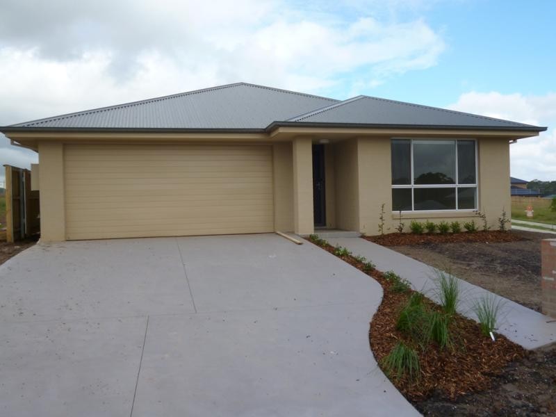 12 Burton Ave, Ingleburn NSW 2565