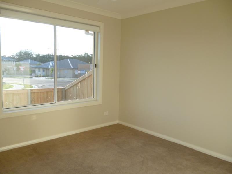 12 Burton Ave, Ingleburn NSW 2565