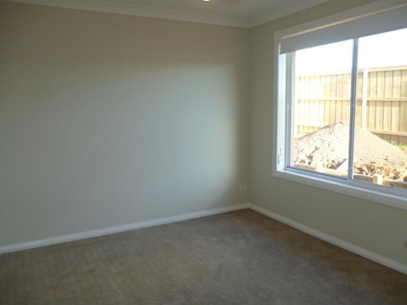 12 Burton Ave, Ingleburn NSW 2565