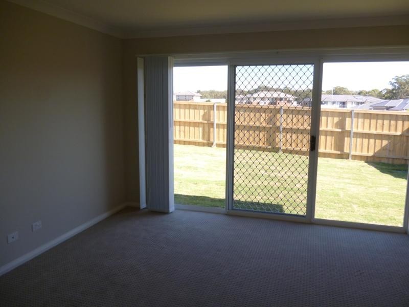 36 Hollyoake Cct, Ingleburn NSW 2565