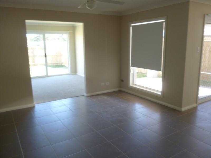 36 Hollyoake Cct, Ingleburn NSW 2565