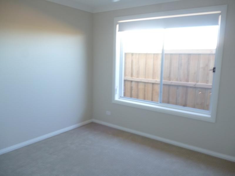 36 Hollyoake Cct, Ingleburn NSW 2565