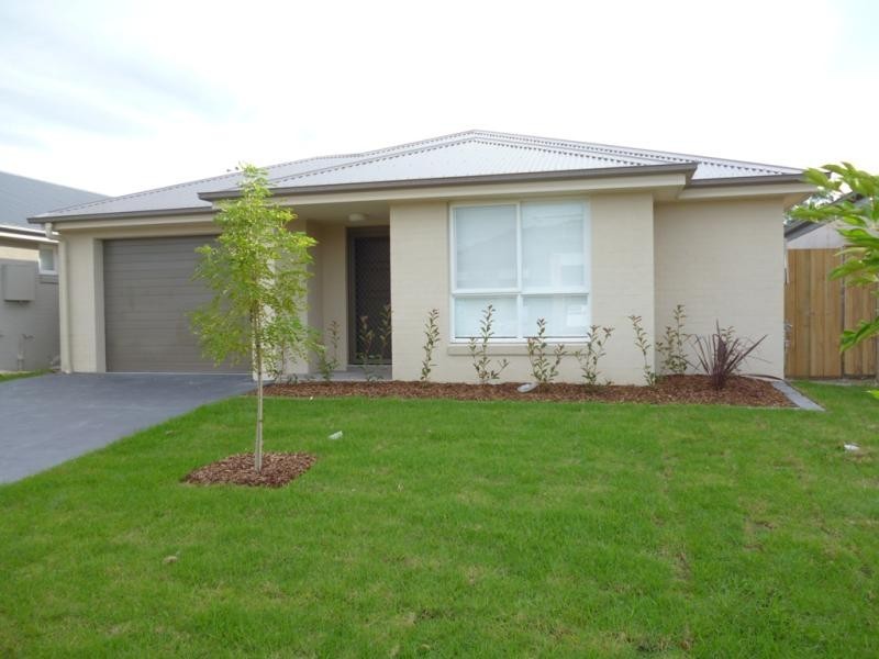 11 Loch Ave, Glenmore Park NSW 2745