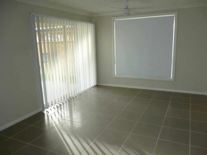 11 Loch Ave, Glenmore Park NSW 2745