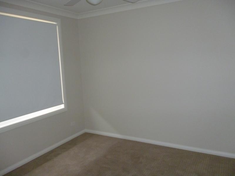 11 Loch Ave, Glenmore Park NSW 2745