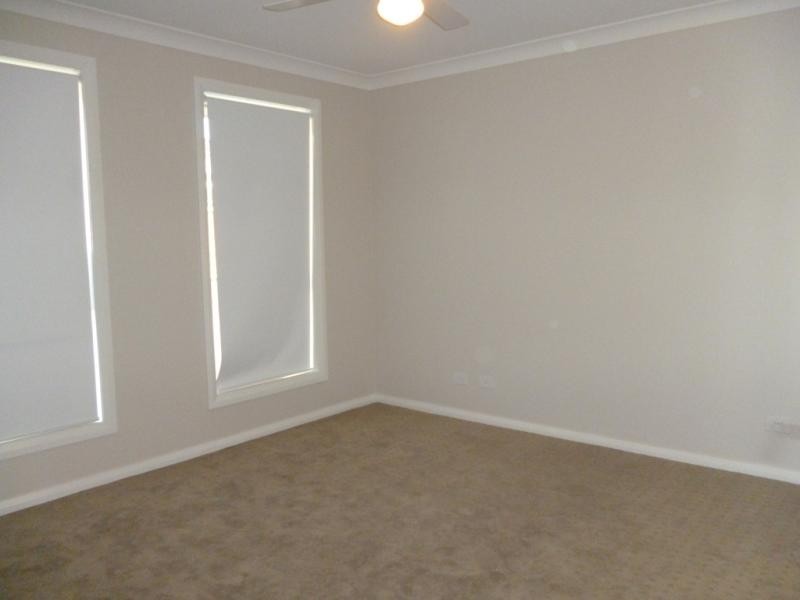 9 Burton Ave, Ingleburn NSW 2565